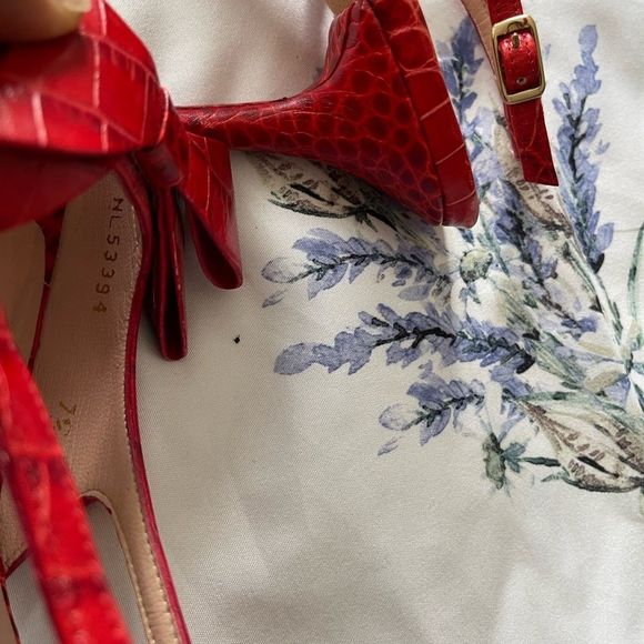 Stuart Weitzman Red Croc Embossed Sandal heels - Picture 9 of 10